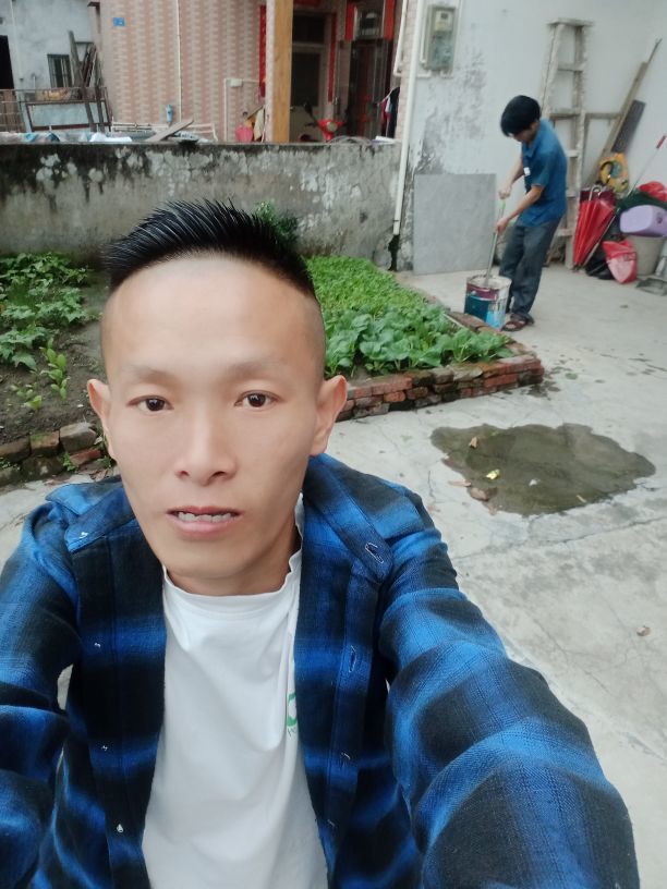下岗男胡优顺？的图片