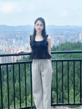 .奕露西￥唱歌.的图片