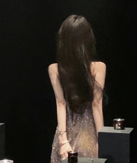 小菲ye主播照片