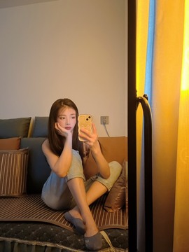 微晨美女主播照片