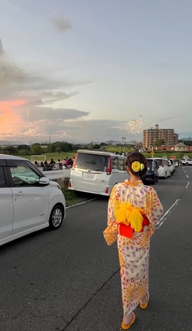 郝哇噻家里人住院暂休主播照片