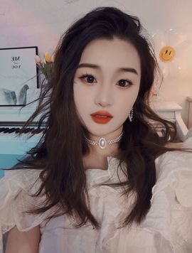 阳阳💕休主播照片