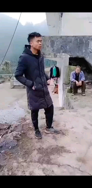 小魏闯唱山歌了