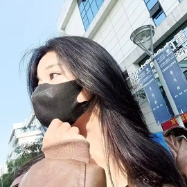 周妲野主播照片