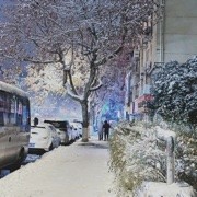 遇雪，白了发海报
