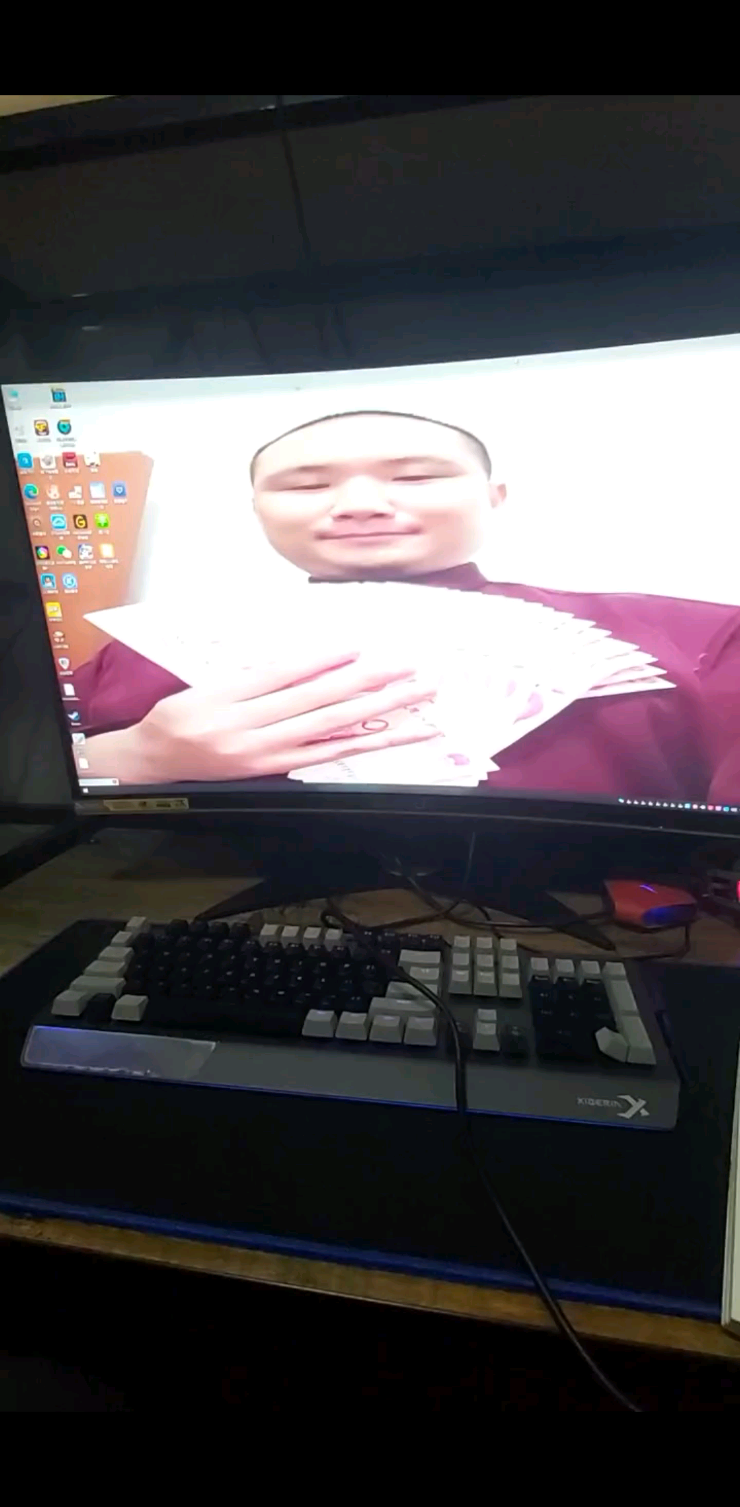 小蚂蚁搬虫虫