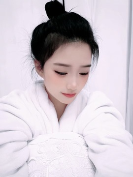 腼腆小洁~的图片