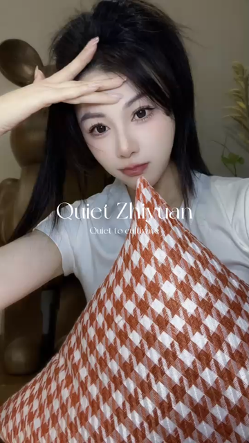 如花在野，温柔热烈。