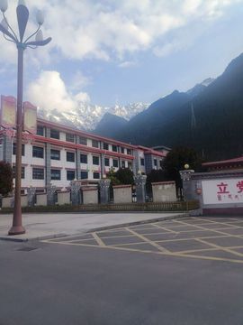 川少闲逛听歌主播照片