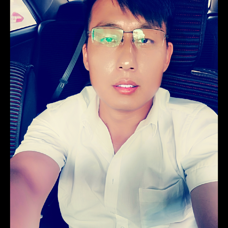 谦和巨颊龙海报