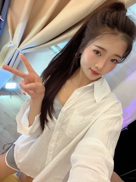 微晨美女主播照片
