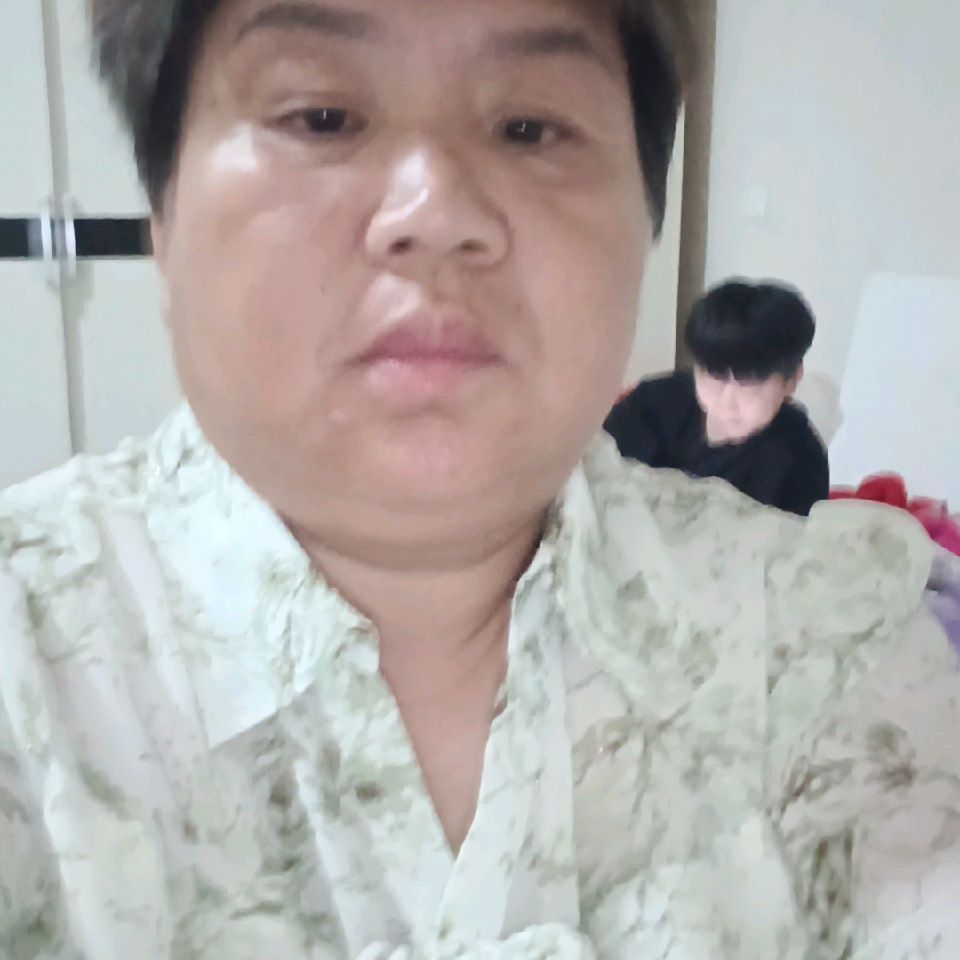 小菠萝8l海报
