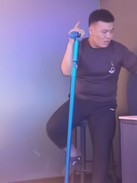 有个胖哥哥叫霸王主播照片