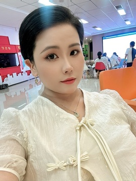 茶茶大吉大利主播照片
