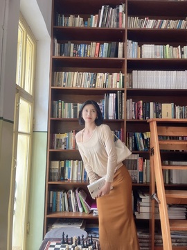 艺晗晚点见的图片