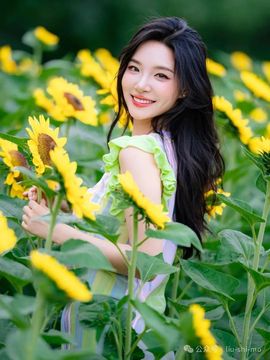 浪摆的女人主播照片