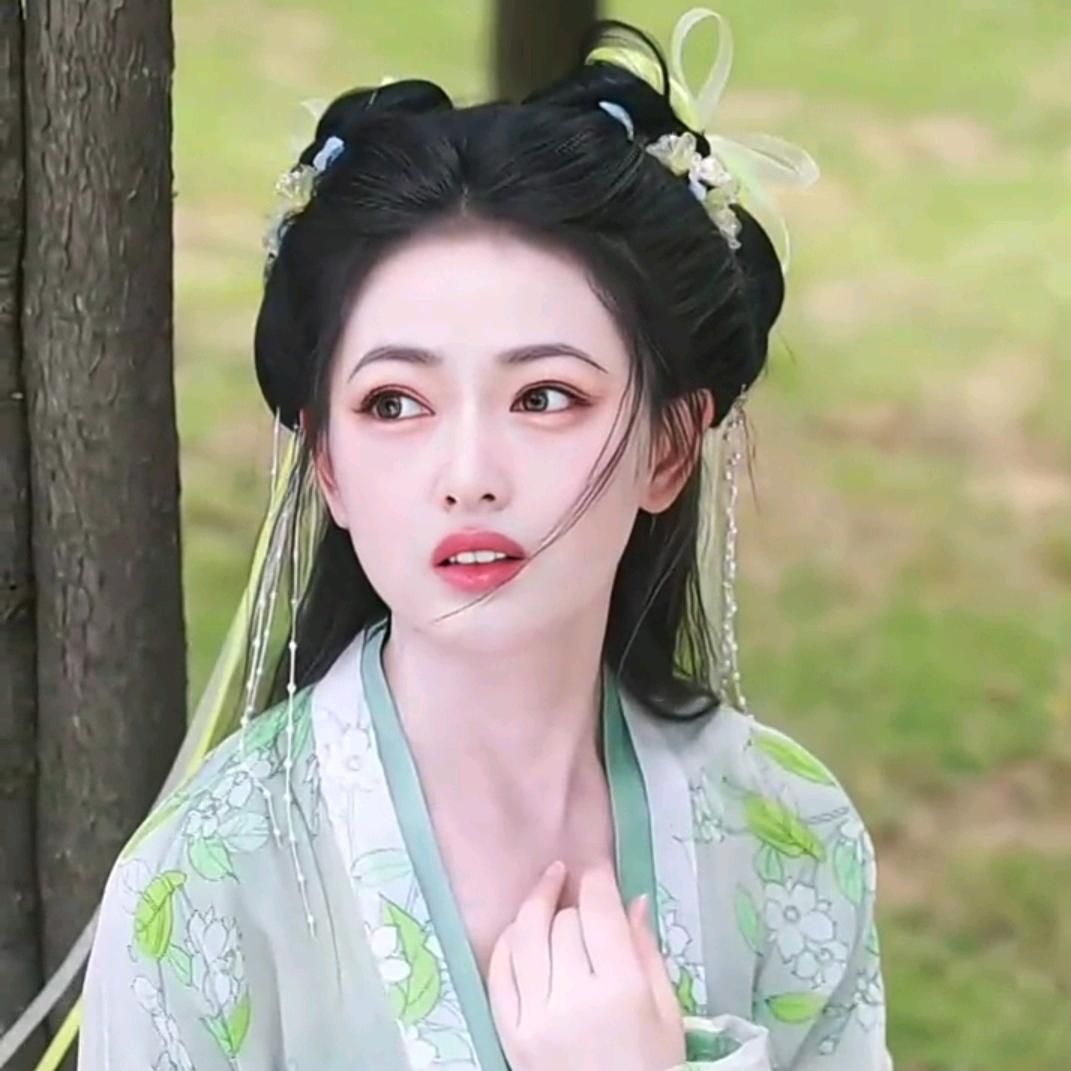 🦚没人在乎的雪儿的图片
