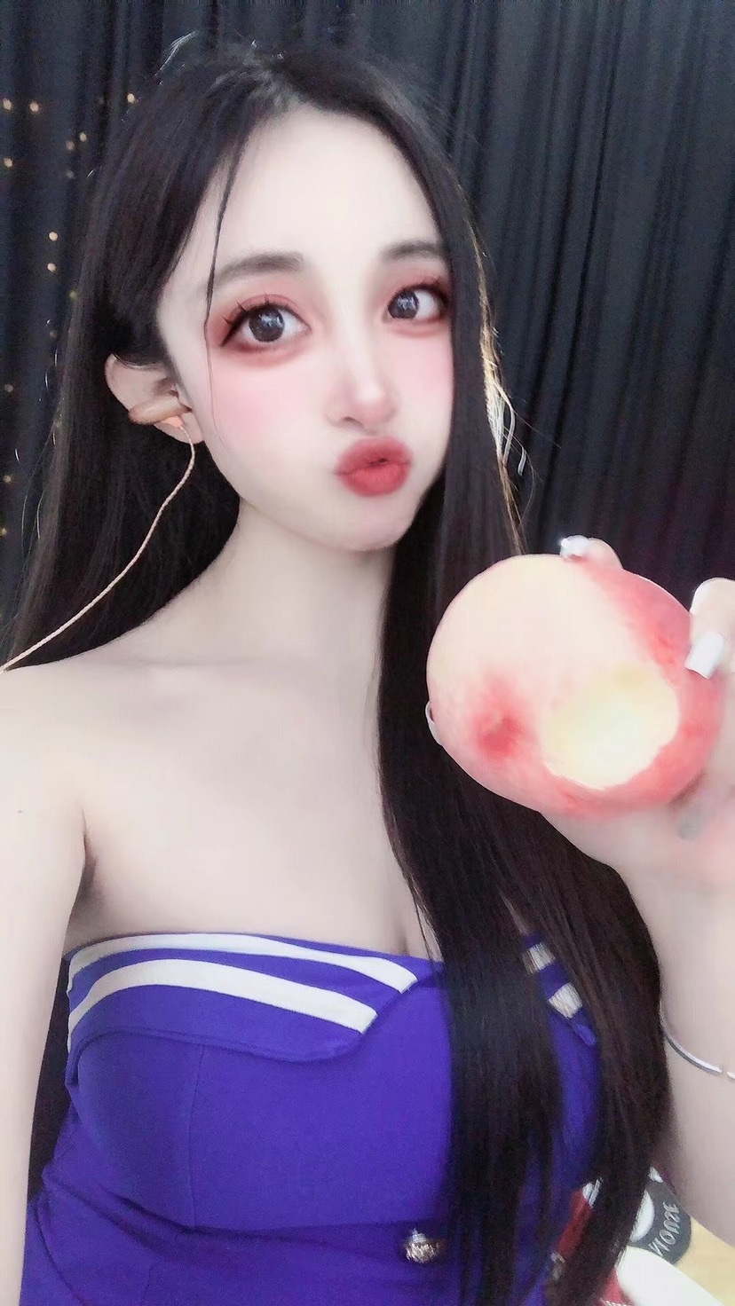 小玲宝🧸不连麦的图片