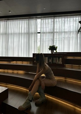 抱抱馨💌今晚休。主播照片