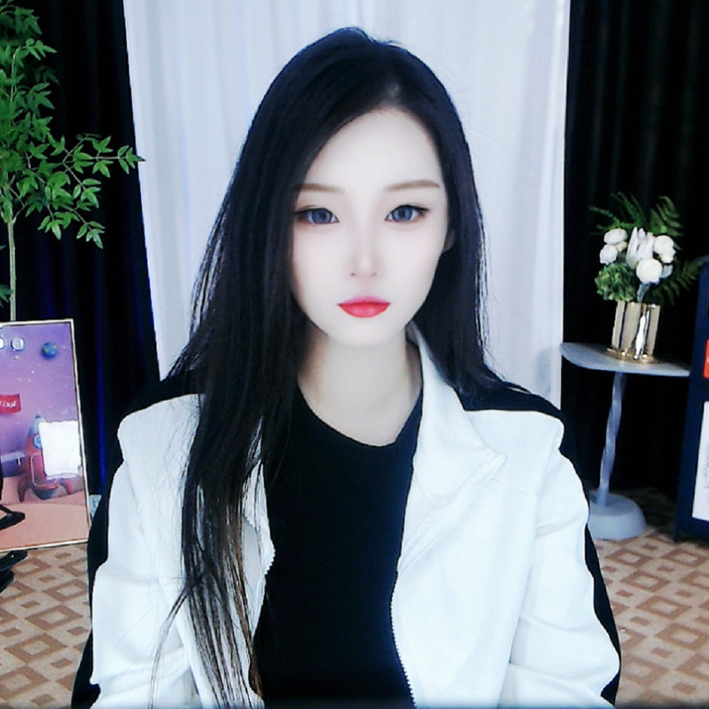 小羊爱吃辣的主播海报