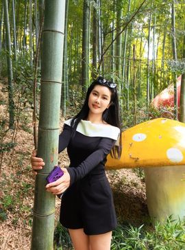 嘉瀚苏静好休息的图片
