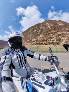 随风飘扬自由自在