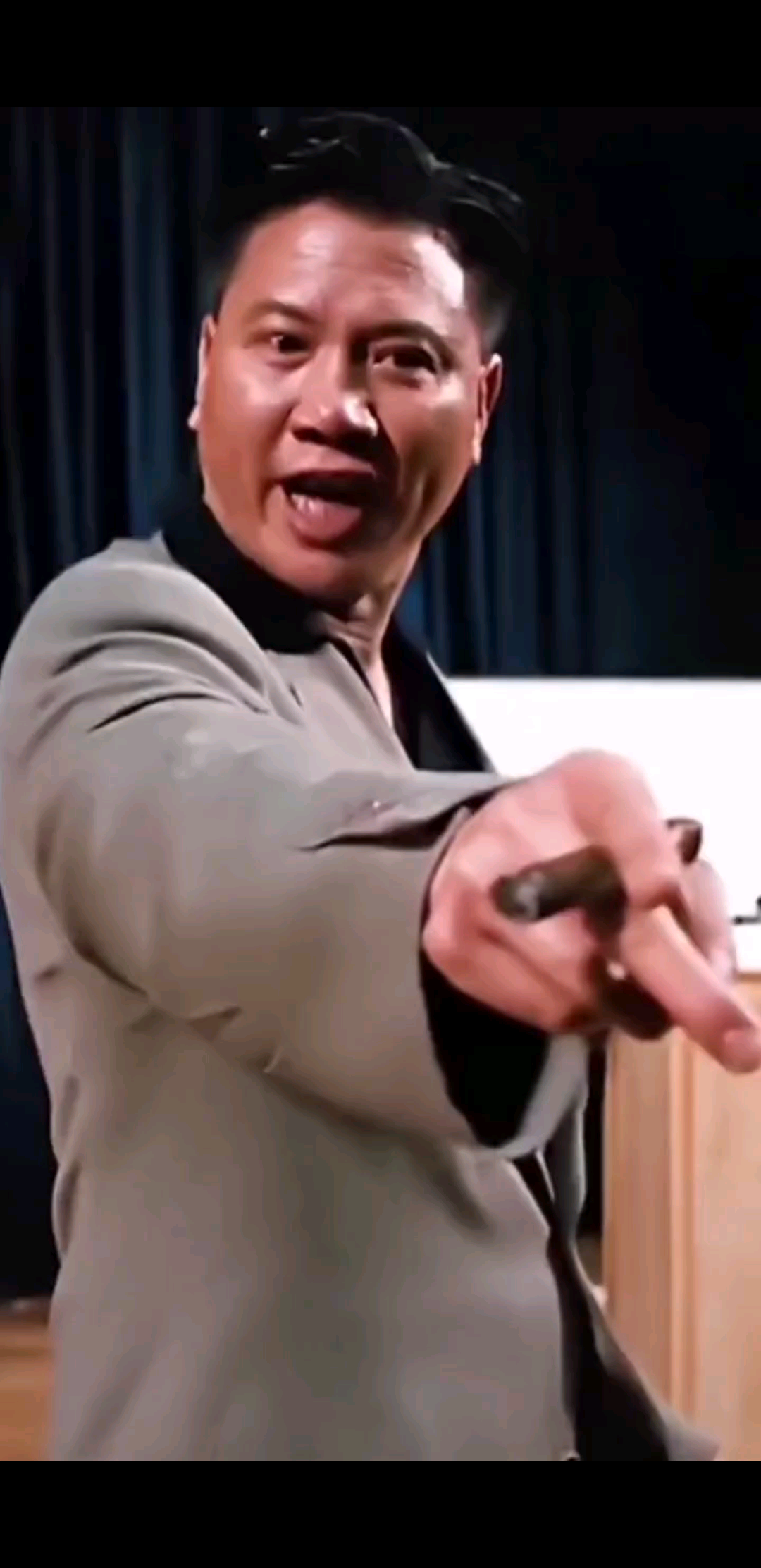 这些大哥，你们认识几个。