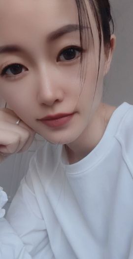 99。唱歌滴主播照片