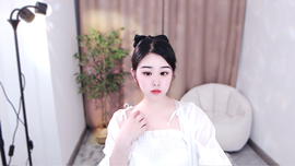 小洛洛今天休息主播照片