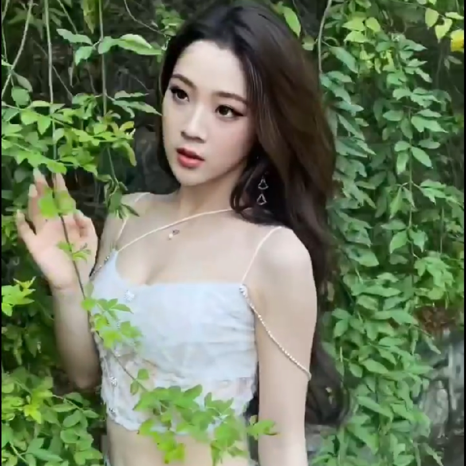 丽娜💕海报