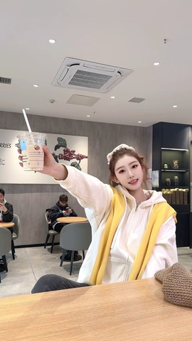 抱抱馨💌今晚休。主播照片
