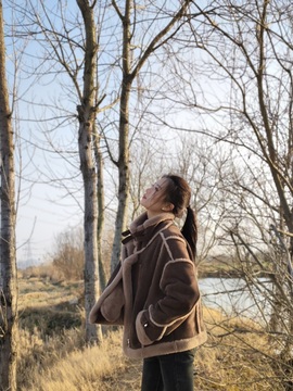 微晨美女主播照片