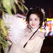 雅静的小跟班