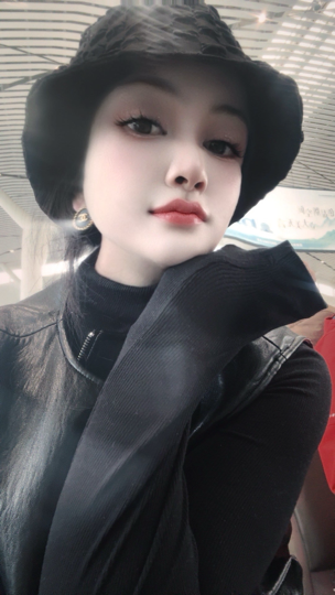 琪绾绾海报