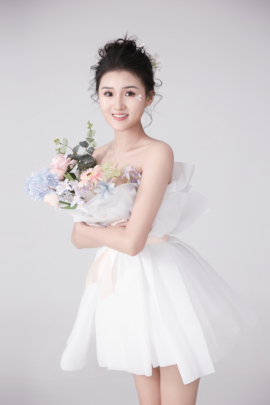 小婷🎤烟嗓☆づ的图片