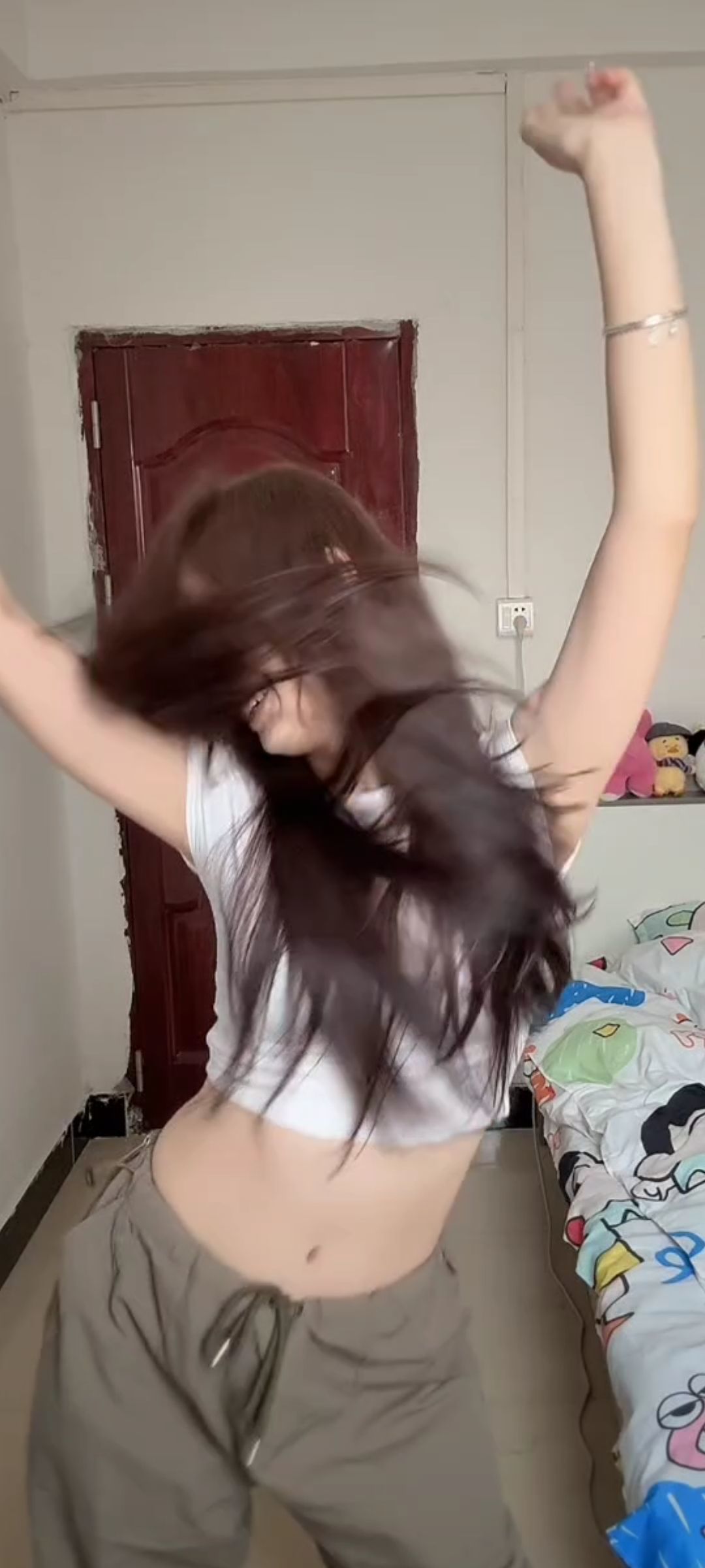 二两桃花醉今生主播图片