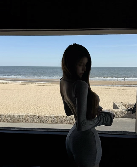 新人水水，海报