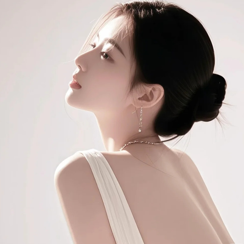 月亮🎐心碎版海报
