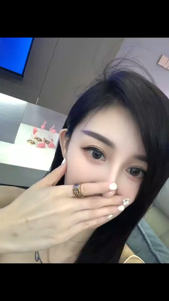 坚强外表的我  内心