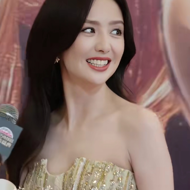 烟总💃寂寞一支烟海报