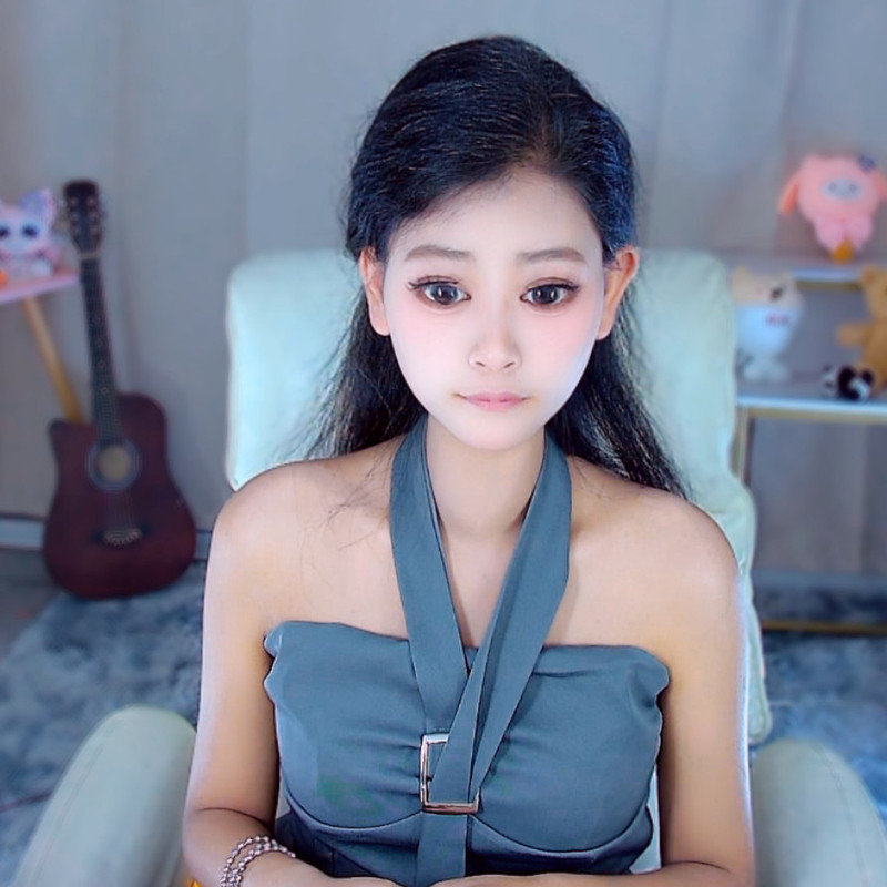 若溪✨的主播海报