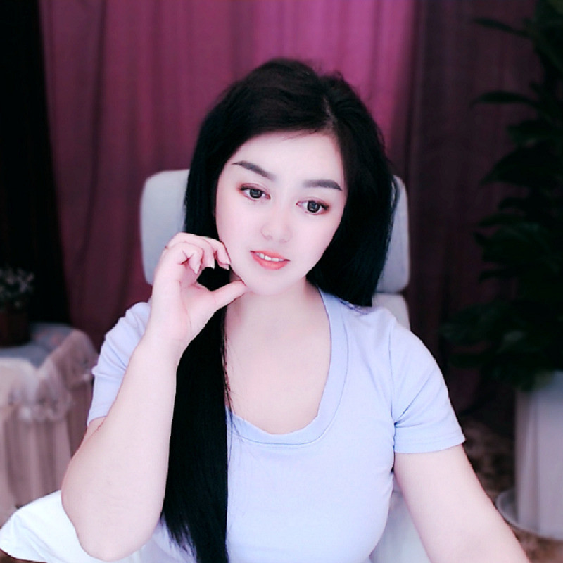 新人~薇儿海报