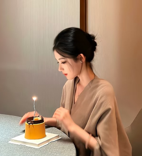 一橙🍊海报
