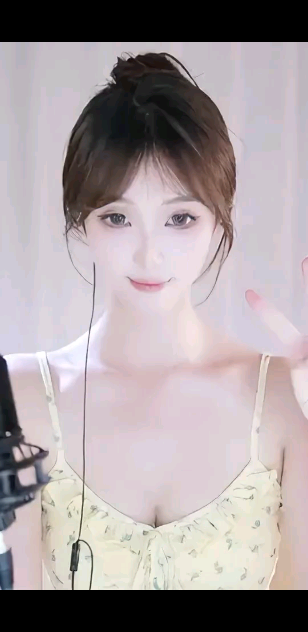 坠入凡间的是仙女……