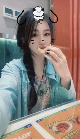 安静唱歌的䒕麻花主播照片