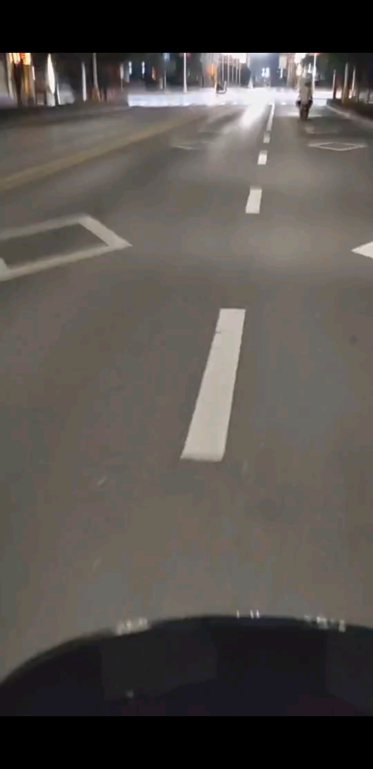与其说喜欢深夜的梦，