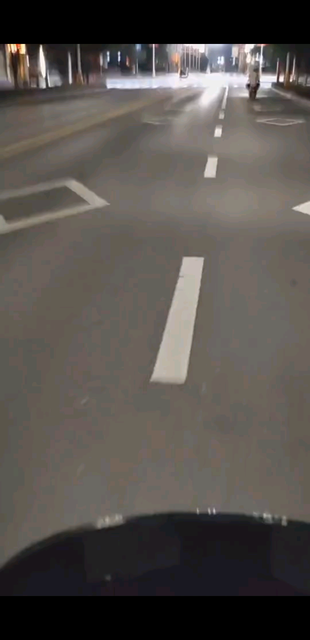 与其说喜欢深夜的梦，
