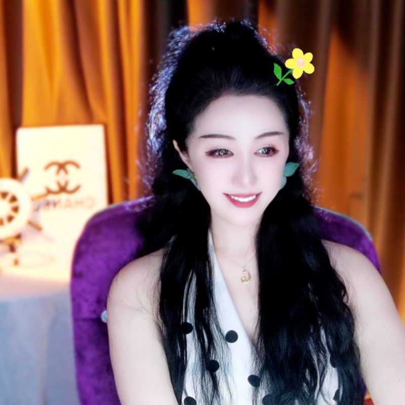新主播小米爱唱歌🎤的主播海报