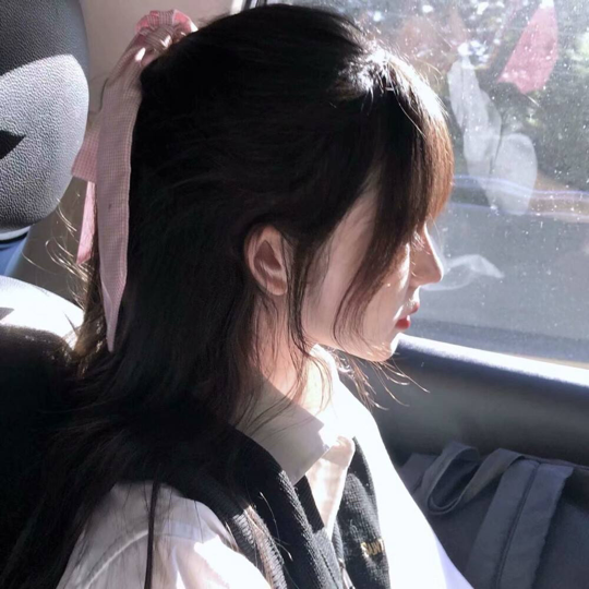 新人～馨馨海报