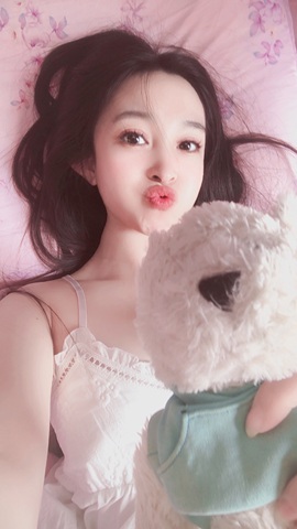 小玲宝🧸安静唱歌主播照片